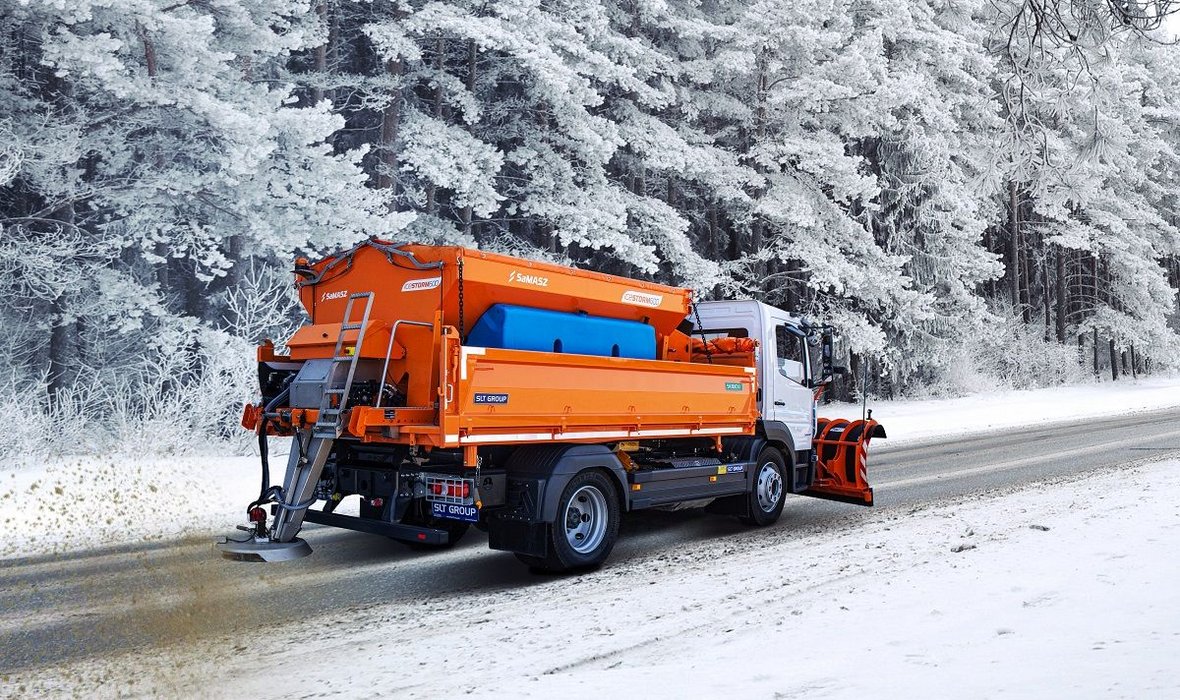 Zima z posypywarką SaMASZ IceStorm