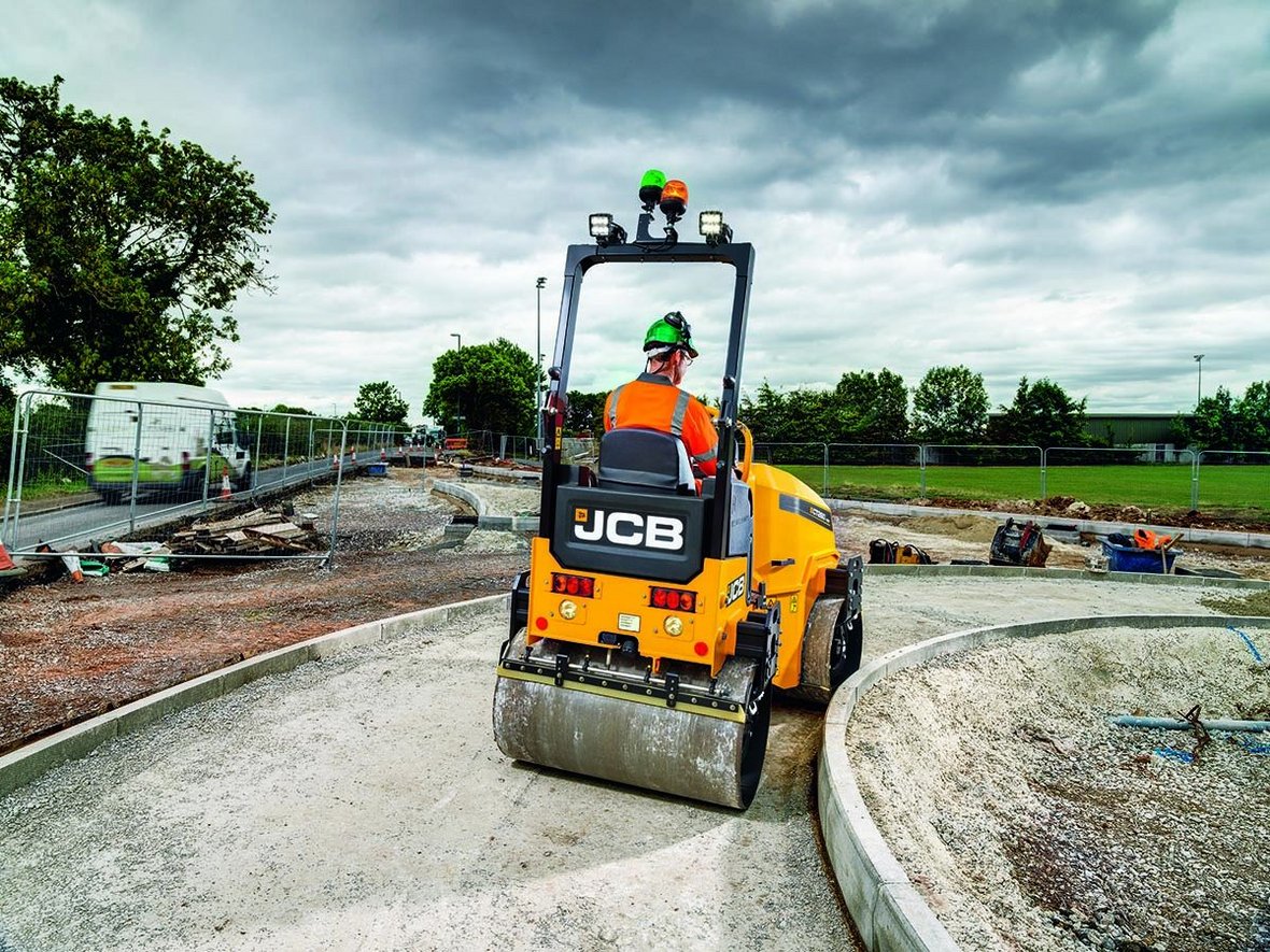 walce wibracyjne CT160 i CT260 firmy JCB. 