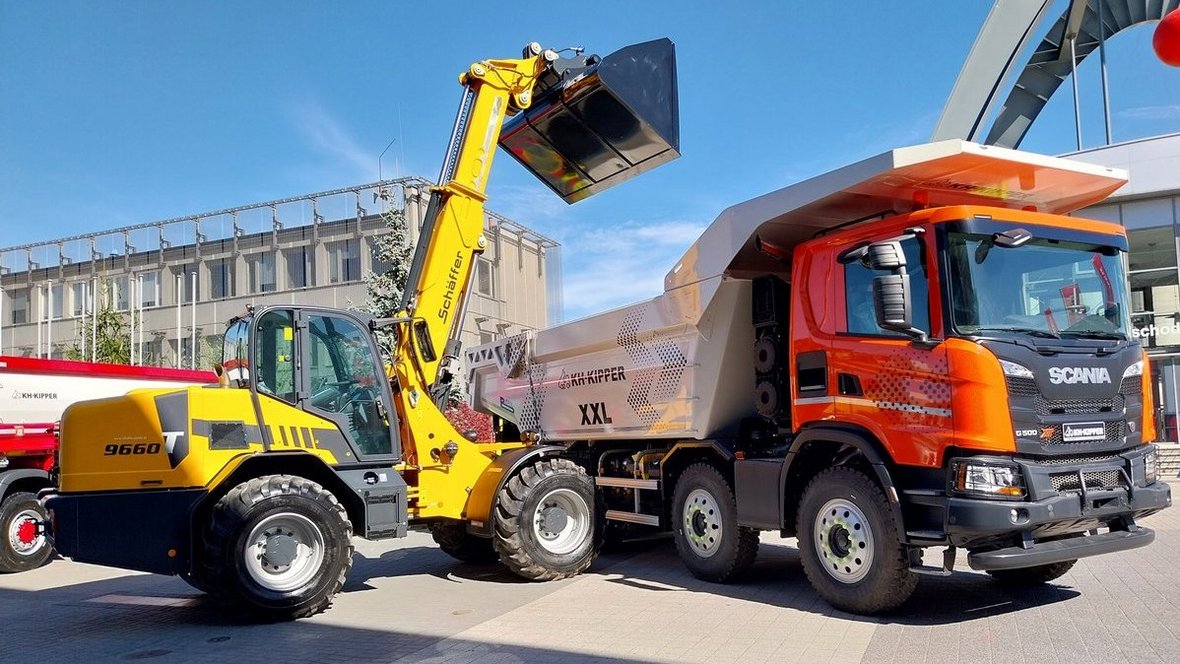 Ładowarka Schäffer z dużym zasięgiem