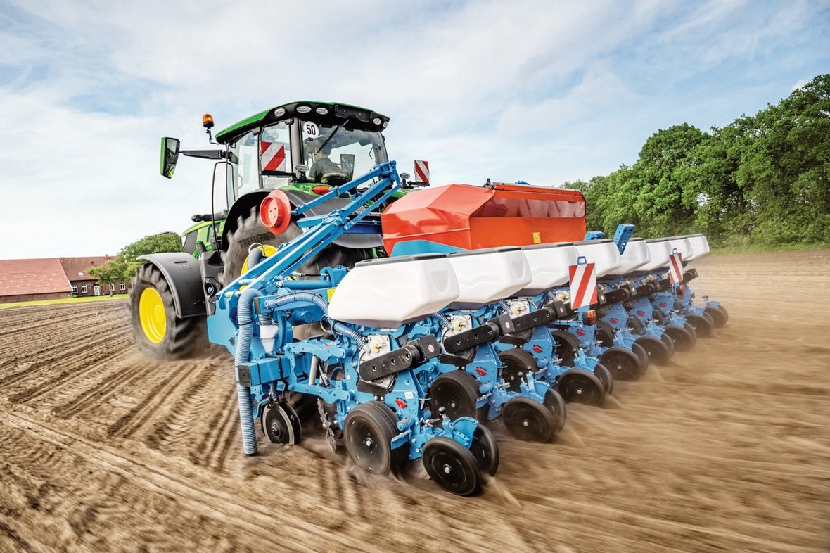 Siew z precyzją do centymetra – automatyzacja w wydaniu John Deere