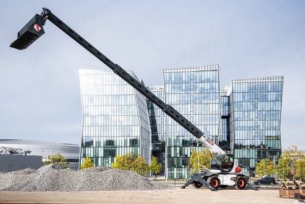 Nowa rodzina obrotowych ładowarek teleskopowych Bobcat