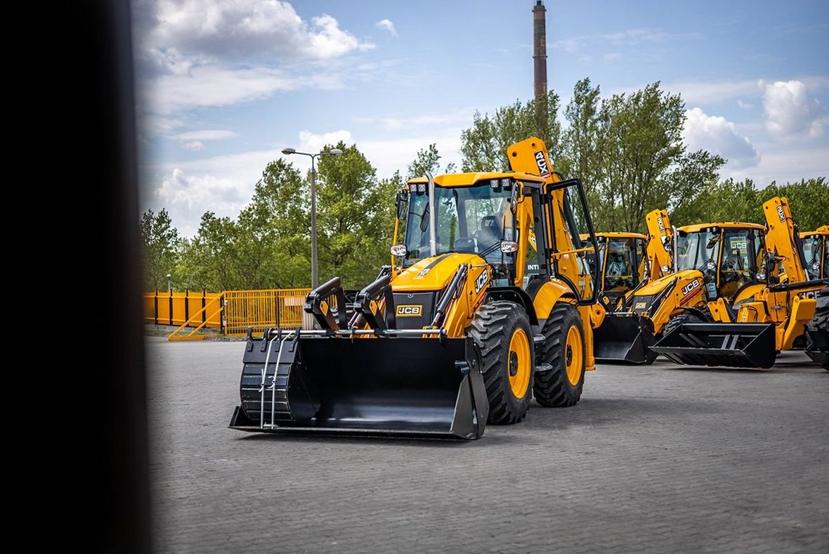 JCB 4CX PRO efektywność ponad wszystko 