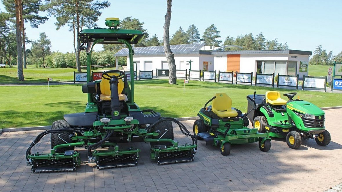 John Deere z milimetrową dokładnością na polu golfowym