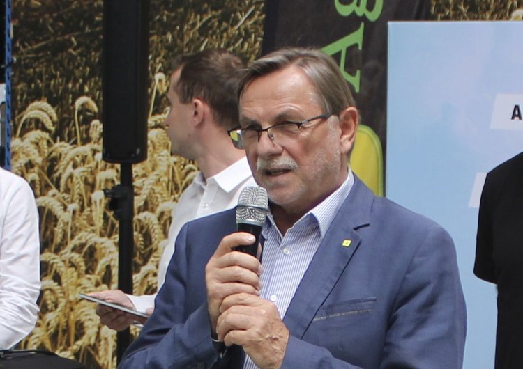 Stefan Ścieszka: Pod presją czynników globalnych