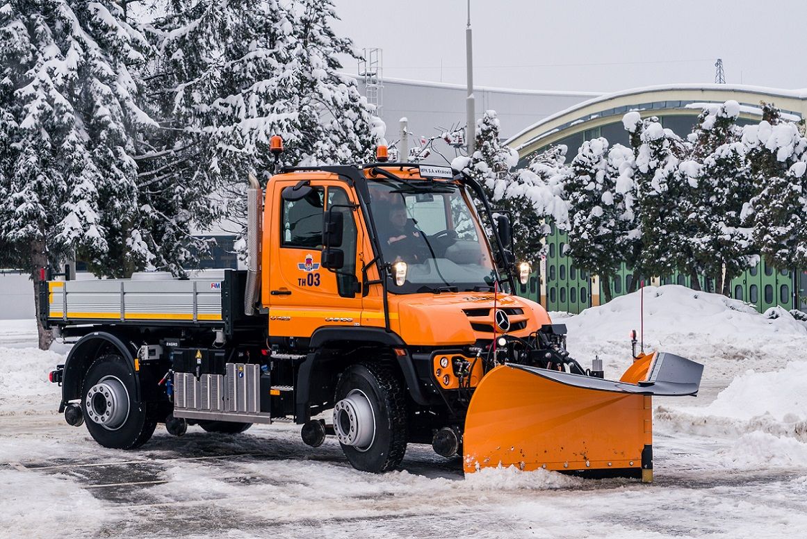 Mercedes-Benz Unimog 423 w zajezdni MPK w Krakowie