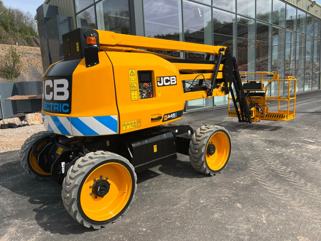 Nowości w podnośnikach JCB