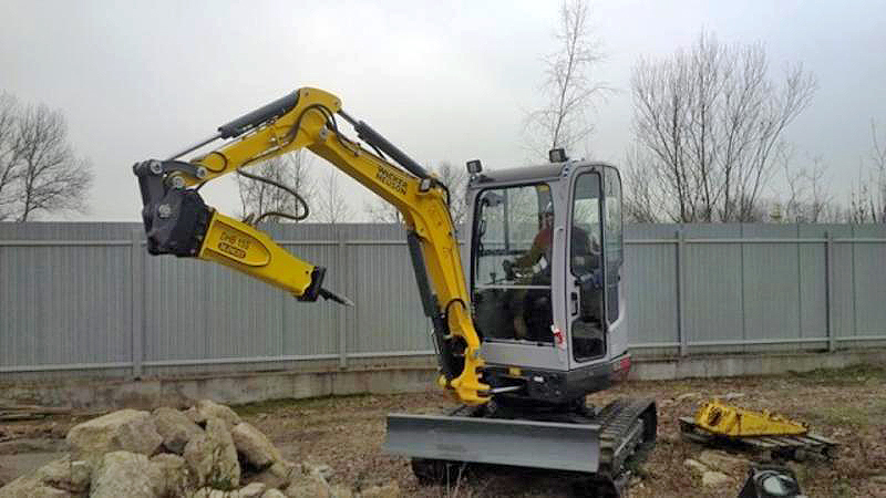 Firma Keltec wykonuje płyty adaptacyjne do młotów hydraulicznych, standardowe i pod szybkozłącza.