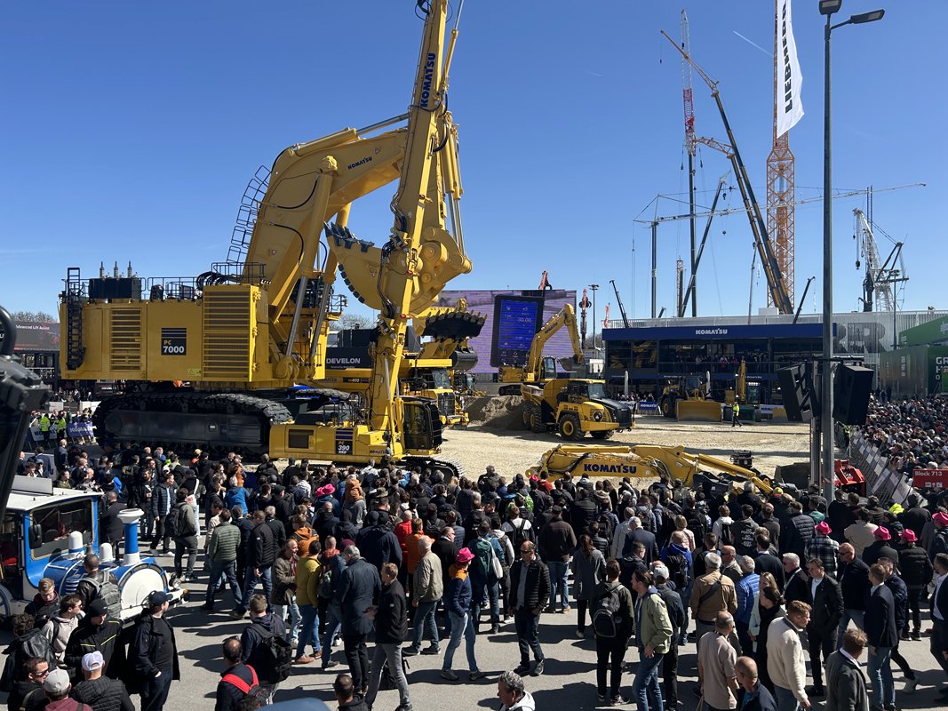 Komatsu: Rozwój, strategia i cele na przyszłość