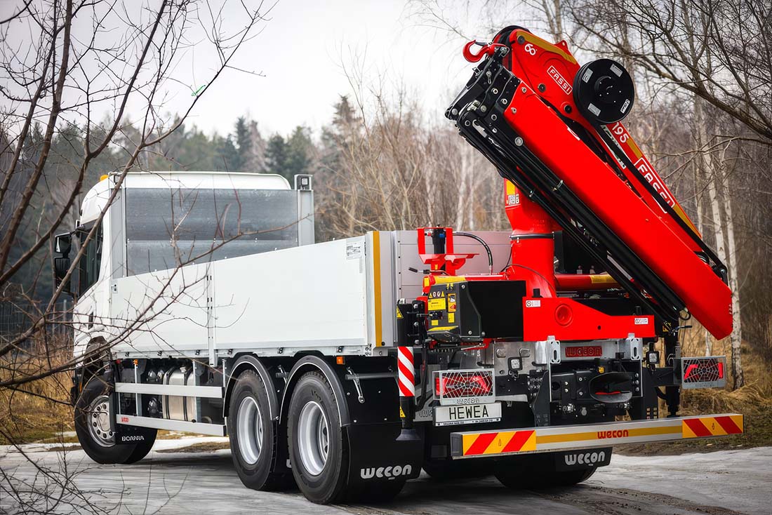 HEWEA Scania pojazd z zurawiem HDS FASSI 5
