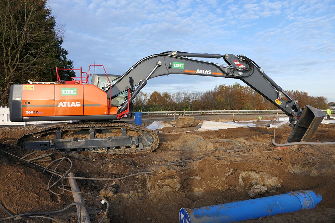 Atlas 260 LC w robotach ziemnych – wydajność i precyzja w trudnym terenie