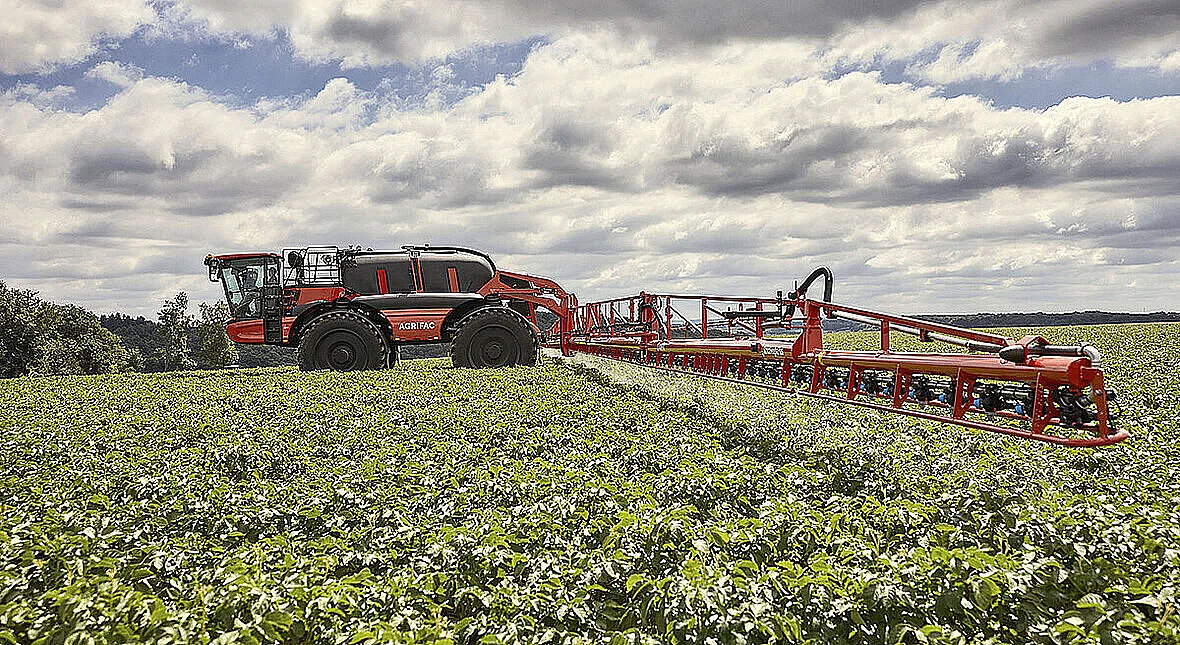 Agrifac Endurance 80 – samojezdny opryskiwacz ze zbiornikiem 8000 l i belką roboczą dostępną w szerokości do 55 m.