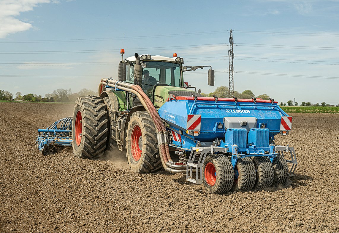 Lemken Solitair F – nowy frontowy zbiornik 2400 l do siewu i nawożenia