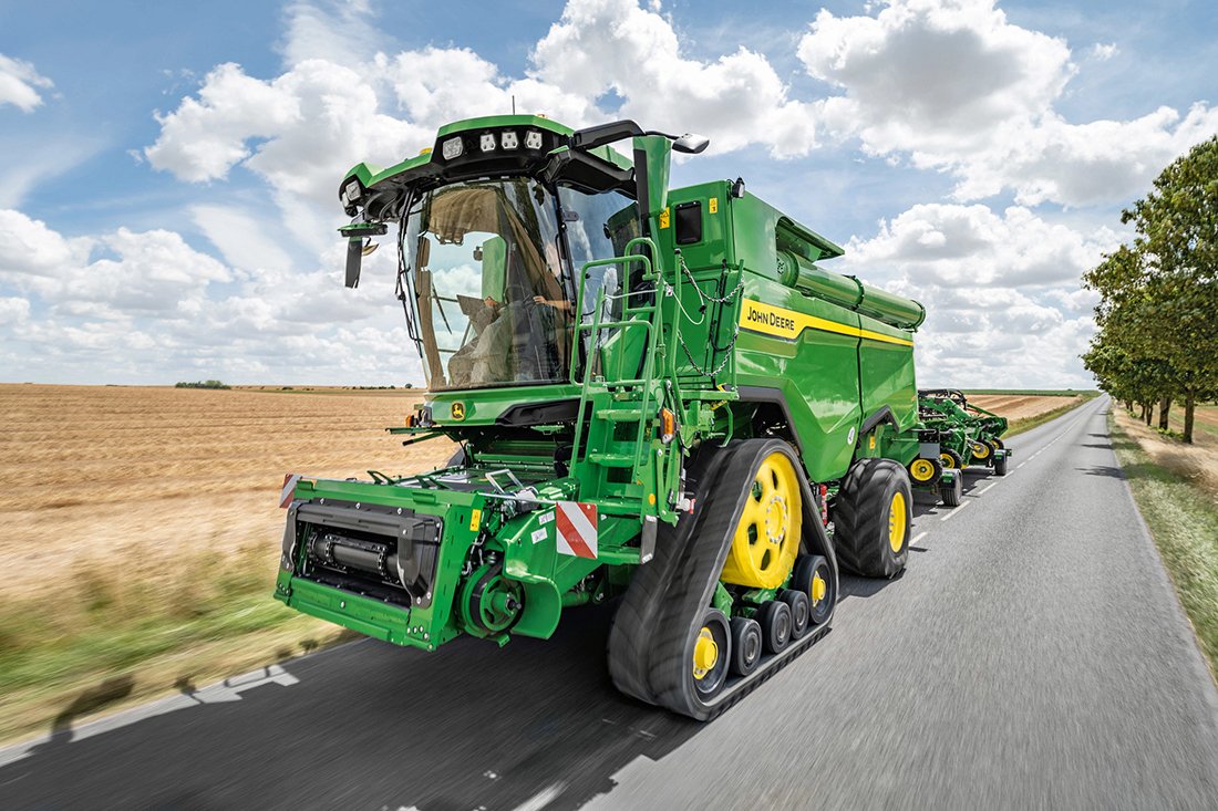 John Deere S7 900 combine during road transport