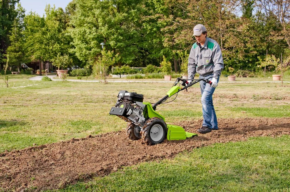ciagniki jednoosiowe akcesoria do ciagnikow zakladanie ogrodu glebogryzarka rotacyjna grillo
