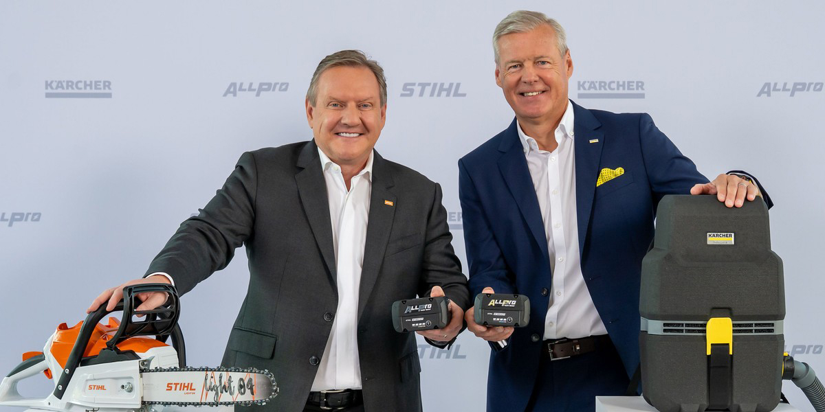 Michael Traub (z lewej) i Hartmut Jenner prezentują wspólny sojusz akumulatorowy.