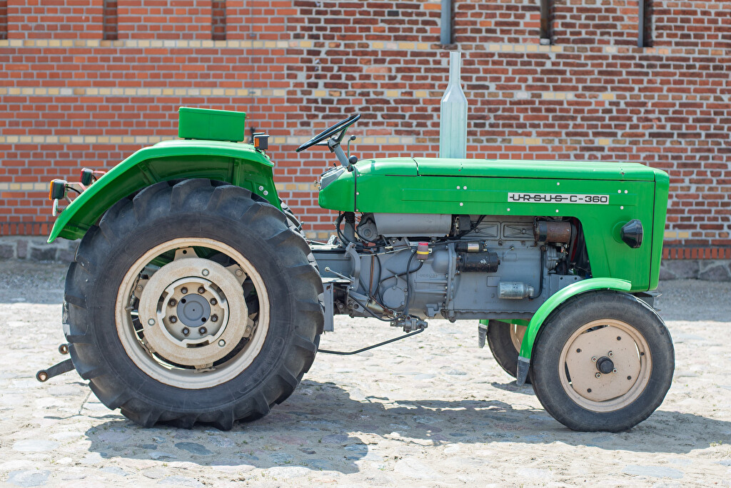 Traktor Ursus C-360