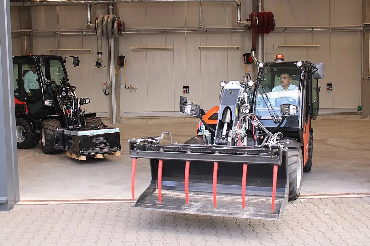 Kubota KTH4815-2 – kompaktowa ładowarka teleskopowa prezentowana podczas polskiego wdrożenia gamy kompaktowych ładowarek Kubota.